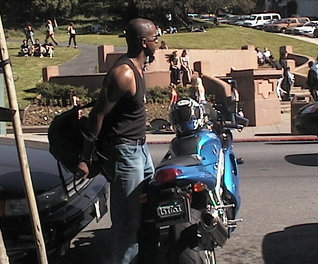 Date this hard body United States man Caribarch from Oakland US1201