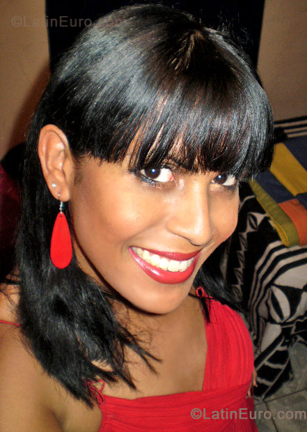 Date this stunning Brazil girl Myrella from Bariri BR717