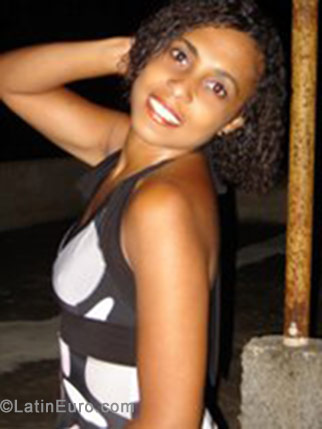 Date this delightful Brazil girl Joana Aparecida from Vitoria BR763