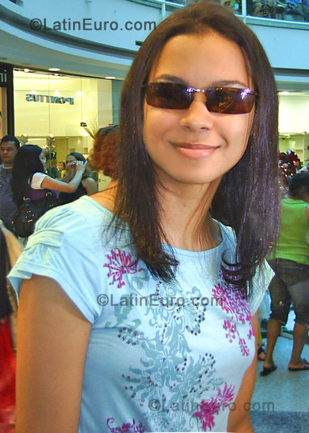 Date this charming Brazil girl Hariadina Marina from Goiania BR784