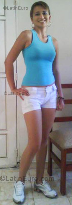 Date this pretty Colombia girl Leydi from Aranjuez CO542