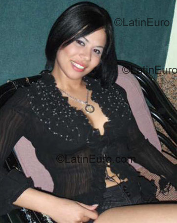 Date this delightful Dominican Republic girl Ivonne from Santiago DO586