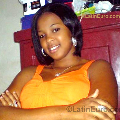 Date this young Dominican Republic girl La_bebe from Santo Domingo DO646