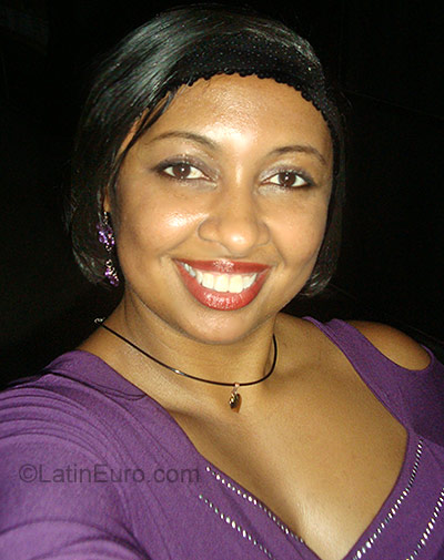 Date this happy Brazil girl Mirian from Marica BR930