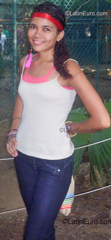 Date this cute Colombia girl Maria De Los Angeles from Barranquilla CO648