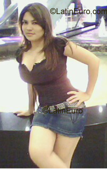 Date this stunning Colombia girl Ingrid from Barranquilla CO664