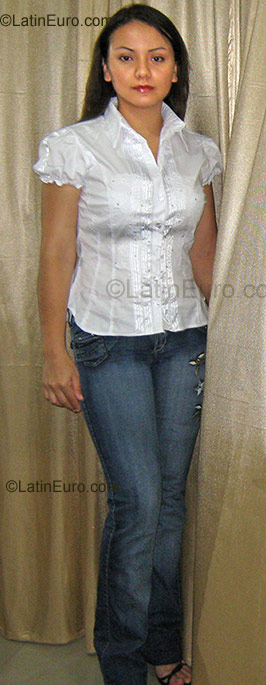 Date this gorgeous Colombia girl Andrea from Pereia CO665
