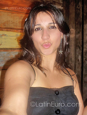 Date this nice looking Brazil girl Luciana from Brasilia BR947