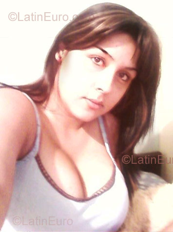 Date this foxy Colombia girl Yely Andrea from Medellin CO717