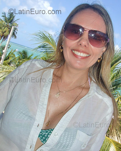 Date this young Brazil girl Maria from Joao Pessoa BR1053