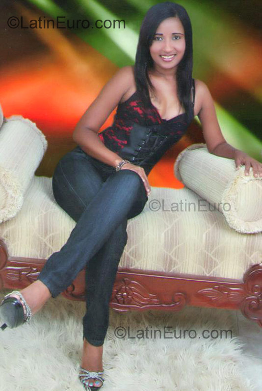 Date this charming Dominican Republic girl Ramona Elvira from Santiago DO854