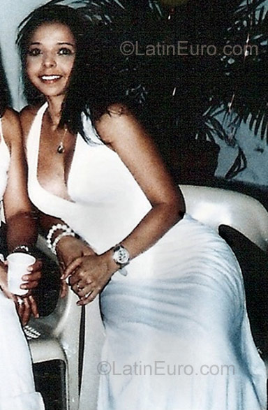 Date this pretty Colombia girl Nuris Cecilia from Barranquilla CO775