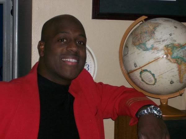 Date this attractive United States man DR BRUCE DEVLON from Flint US2459