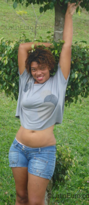 Date this good-looking Brazil girl Roemere from Rio De Janeiro BR1107
