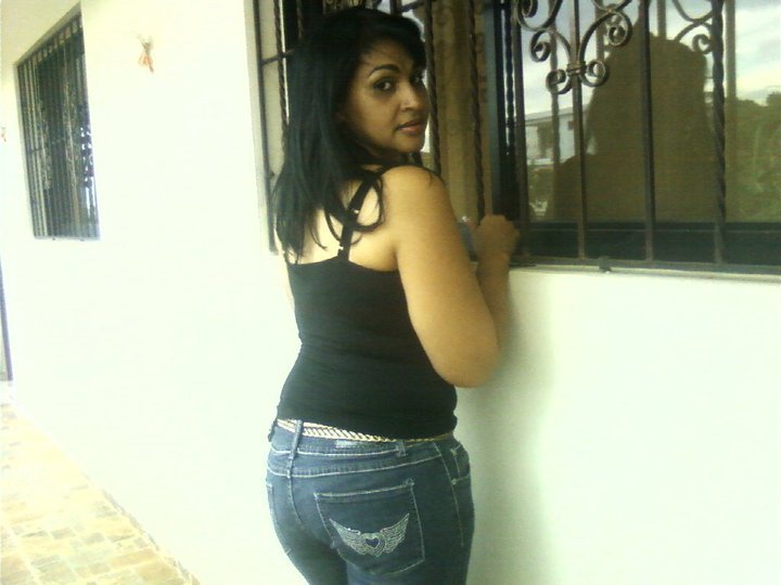 Date this athletic Dominican Republic girl Evelyn from Santiago DO926