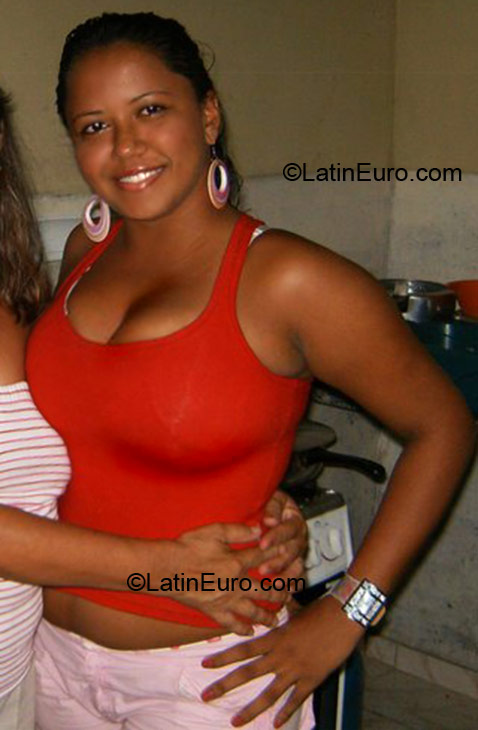 Date this athletic Brazil girl Juliane from Belem BR1140