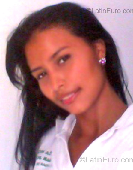 Date this georgeous Colombia girl Vicky Yulieth from La Victoria CO902