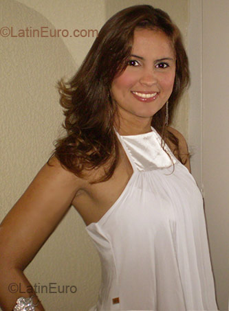 Date this good-looking Brazil girl Cynthia from Janga paulista BR1202