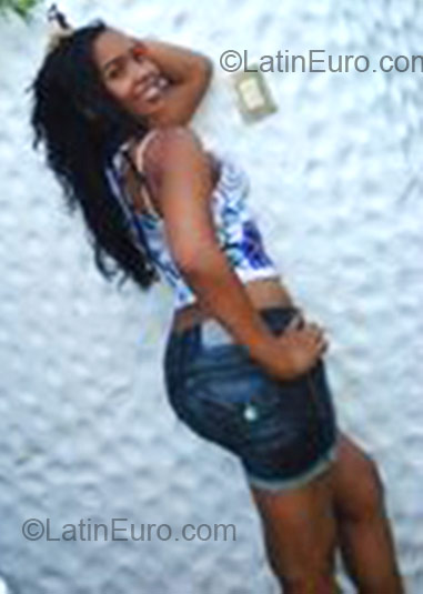 Date this hard body Brazil girl Elane from Salvador BR1230