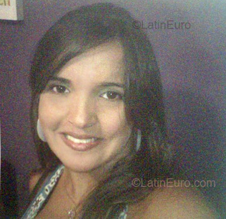 Date this good-looking Brazil girl Fernanda from Rio de Janeiro BR1262