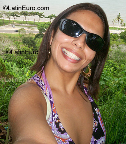 Date this gorgeous Brazil girl Fernanda from Rio Das Ostras BR1279