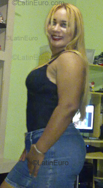 Date this nice looking Brazil girl Dorisma Miranda from Goiania BR1280