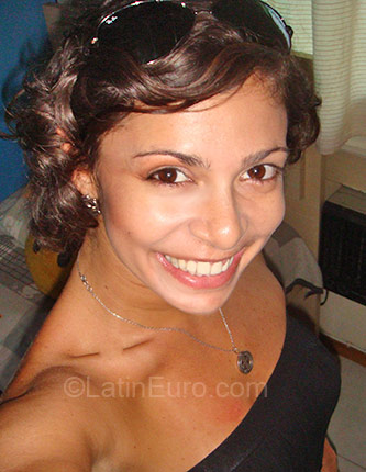 Date this gorgeous Brazil girl Isis from Recife BR1282