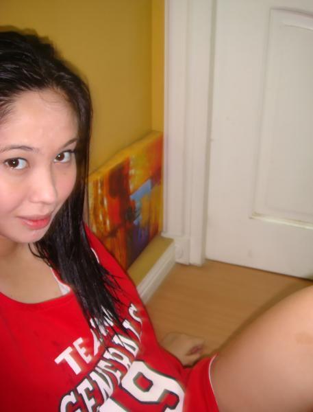 Date this voluptuous Philippines girl SincereLyka from Valencia City PH84