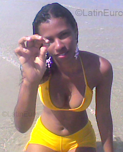 Date this foxy Brazil girl Carine from Ilheus BR1465