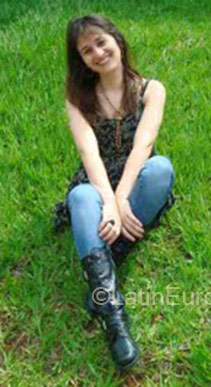 Date this athletic Brazil girl Giovania from Sao Paulo BR1507