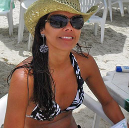 Date this nice looking Brazil girl Renatinha from Rio De Janeiro BR1566
