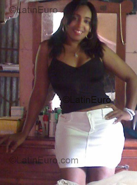 Date this voluptuous Dominican Republic girl Yudit from Santo Domingo DO1478