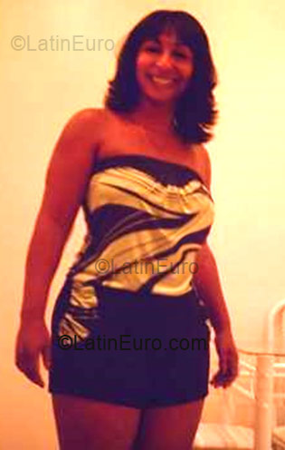 Date this beautiful Brazil girl Elaine from Curitiba BR1647