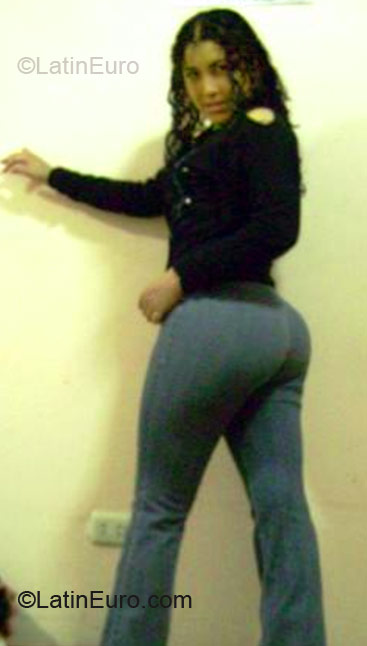 Date this sensual Peru girl Yeny Laura from Lima PE122