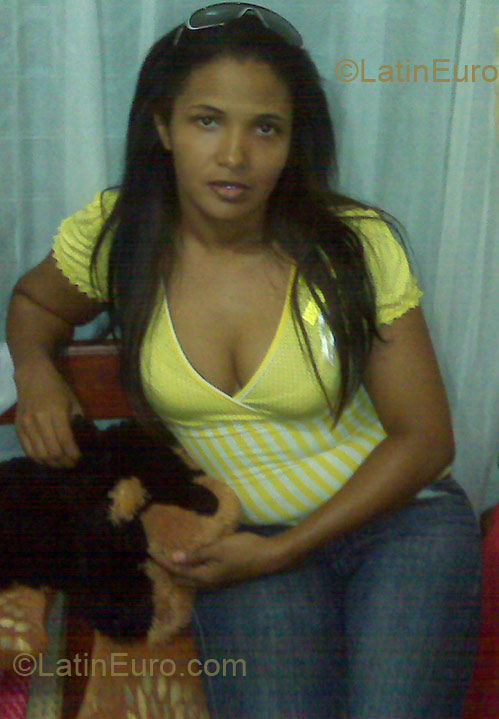 Date this good-looking Dominican Republic girl Maria from Santo Domingo DO1678