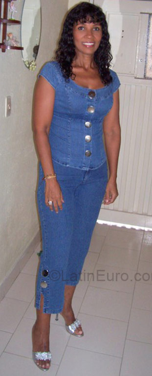 Date this delightful Colombia girl Diana from Cali CO1521