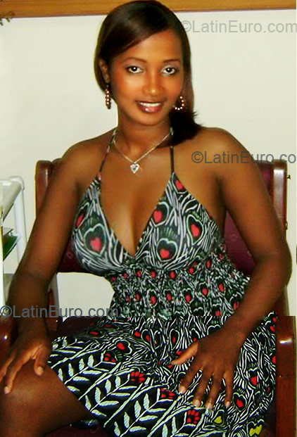Date this funny Dominican Republic girl Claudia from Santo Domingo DO1850