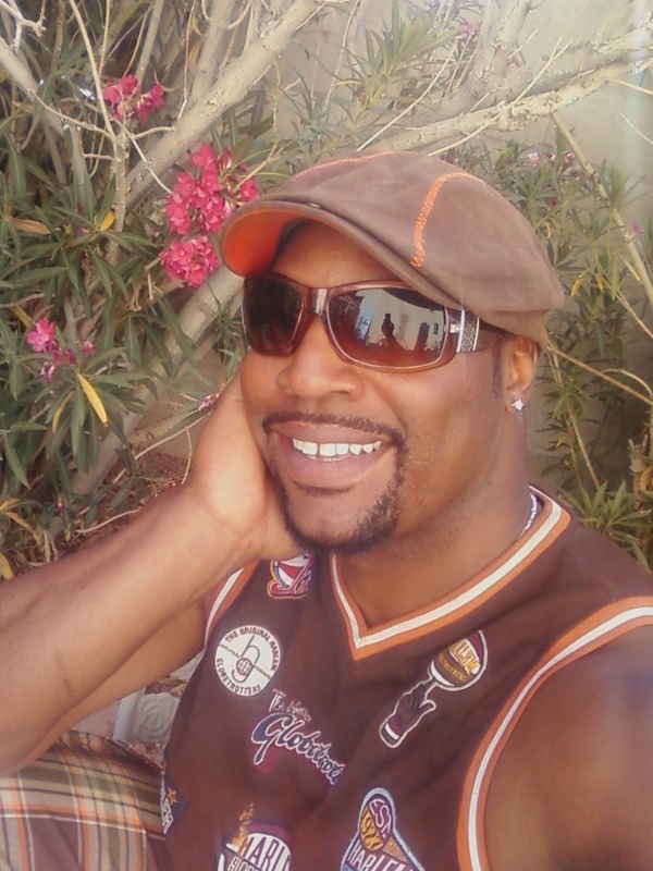 Date this stunning United States man Reginaldo from Las Vegas US4207