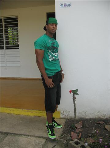 Date this pretty Dominican Republic man Rafael from Santo Domingo DO1902