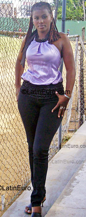 Date this foxy Dominican Republic girl Ana Luisa from Santo Domingo DO2129