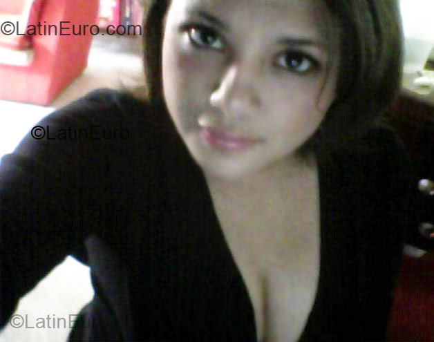 Date this good-looking Colombia girl Yesenia from Mosquera CO1833