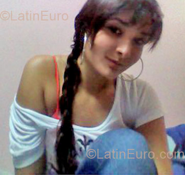 Date this delightful Colombia girl Carolina from Pereira CO1932