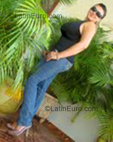 Date this stunning Brazil girl Renata from Inhumas BR2044