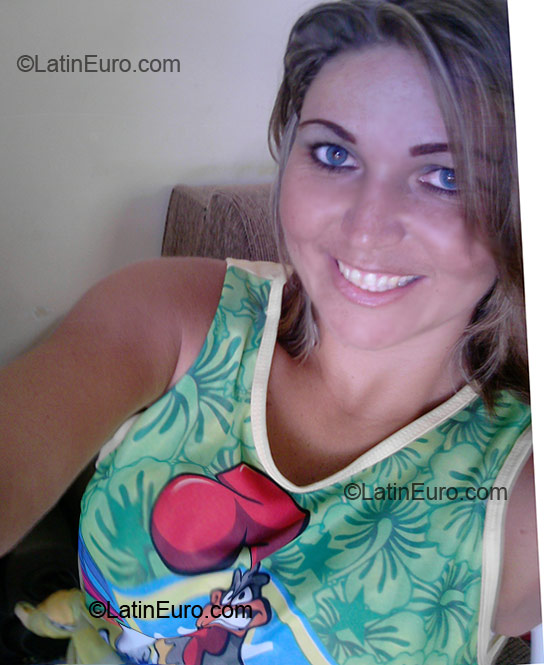 Date this passionate Brazil girl Danielle from Vila Velha BR2052