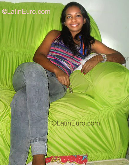 Date this gorgeous Brazil girl Bruna from Rubiataba BR2088