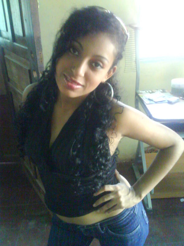 Date this georgeous Honduras girl Cindy15_cla from San Pedro Sula HN35