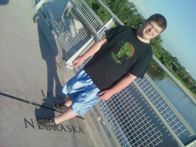 Date this georgeous United States man Aaron from Council Bluffs US5007