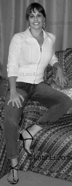 Date this foxy Brazil girl Tania from Goiania BR2162