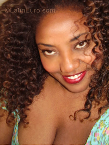 Date this cute Brazil girl TEKABRAND from Sao Paulo BR2203
