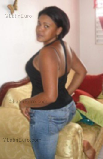 Date this sultry Dominican Republic girl Delfhy from Santiago DO3138